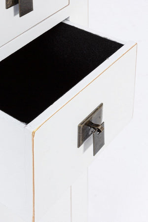Mobile "Pechino", struttura in legno MDF, finitura a base di nitrocellulosa, maniglie in acciaio