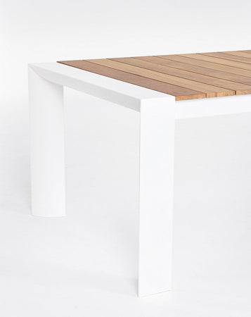 Tavolo allungabile "Cameron" con struttura in alluminio, piano in teak, stile moderno