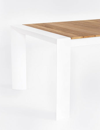 Tavolo allungabile "Cameron" con struttura in alluminio, piano in teak, stile moderno