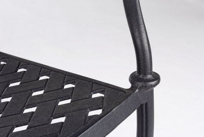 Poltrona con braccioli "Ivrea", in alluminio pressofuso effetto lucido, da 65 cm