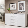 Credenza Zurich, con 2 ante e 4 cassetti, color bianco opaco, con struttura in truciolare rivestito, mobile in kit