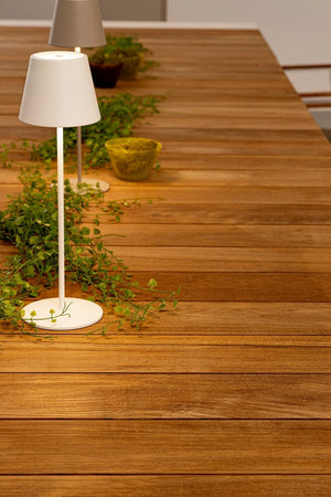 Tavolo allungabile "Cameron" con struttura in alluminio, piano in teak, stile moderno