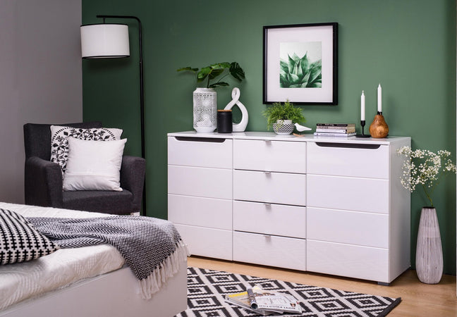 Credenza "Zurich", con 2 ante e 4 cassetti, color bianco opaco, con struttura in truciolare rivestito, mobile in kit