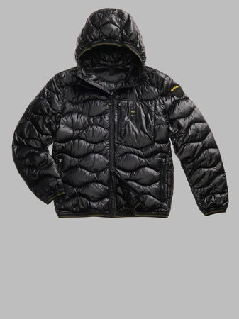 Blauer piumino uomo ad onde in nylon nero con cappuccio fisso e taschino sul petto fronte