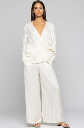Blusa-a-portafogli-con-chiusura-a-nodo-blanche