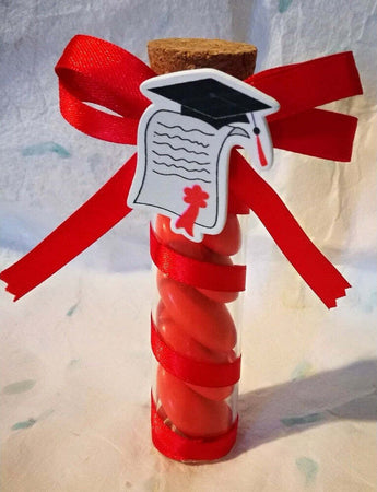 Bomboniera Laurea Provetta Rossa Rosso Applicazione Legno Tocco Casa e cucina/Hobby creativi/Materiali per hobby creativi/Forniture per feste/Bomboniere Trade Shop italia - Napoli, Commerciovirtuoso.it