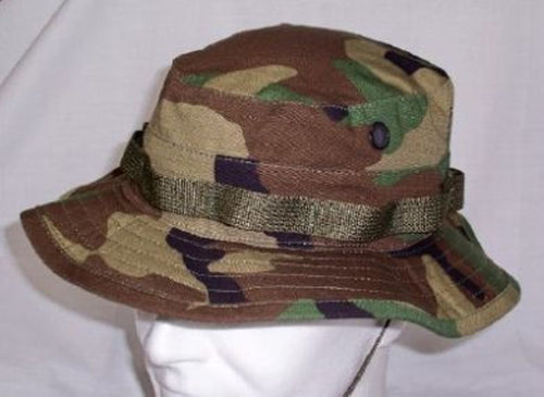 Boonie hat vari colori