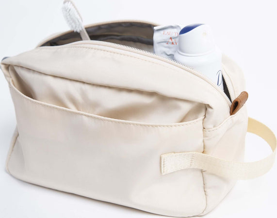 Borsa da Toilette Childhome Momlife Off White Black Prima infanzia/Igiene e benessere/Borsa per toilette La Casa Del Bebè - Napoli, Commerciovirtuoso.it