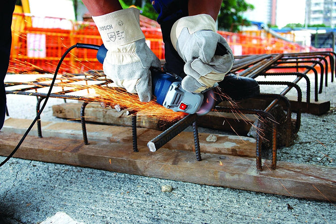 BOSCH GWS 7-125 SMERIGLIATRICE ANGOLARE PICCOLA PROFESSIONALE 720 WATT Fai da te/Utensili elettrici e a mano/Utensili elettrici/Smerigliatrici/Smerigliatrici angolari Trade Shop italia - Napoli, Commerciovirtuoso.it