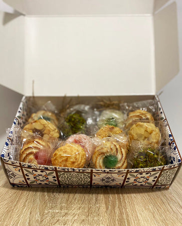PASTE DI MANDORLE ASSORTITE IN CONFEZIONE REGALO CON MAIOLICHE