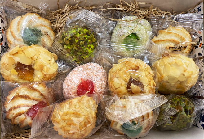 PASTE DI MANDORLE ASSORTITE IN CONFEZIONE REGALO CON MAIOLICHE