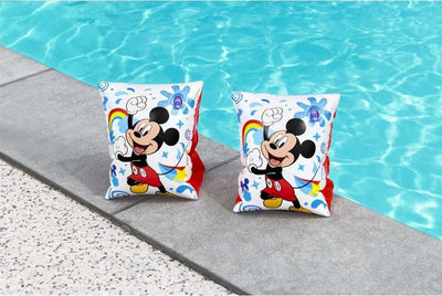 Braccioli Topolino Mickey E Gli Amici Del Rally 23x15cm Bambini 3-6 Anni 91002 Giochi e giocattoli/Sport e giochi all'aperto/Giochi aquatici e piscine per bambini/Canotti e gonfiabili galleggianti Trade Shop italia - Napoli, Commerciovirtuoso.it