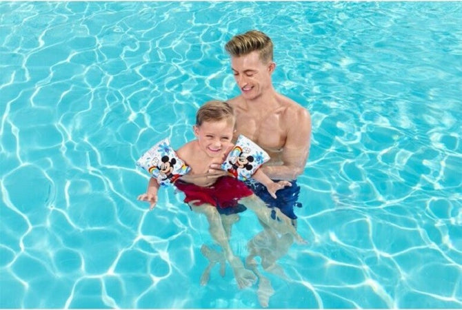 Braccioli Topolino Mickey E Gli Amici Del Rally 23x15cm Bambini 3-6 Anni 91002 Giochi e giocattoli/Sport e giochi all'aperto/Giochi aquatici e piscine per bambini/Canotti e gonfiabili galleggianti Trade Shop italia - Napoli, Commerciovirtuoso.it
