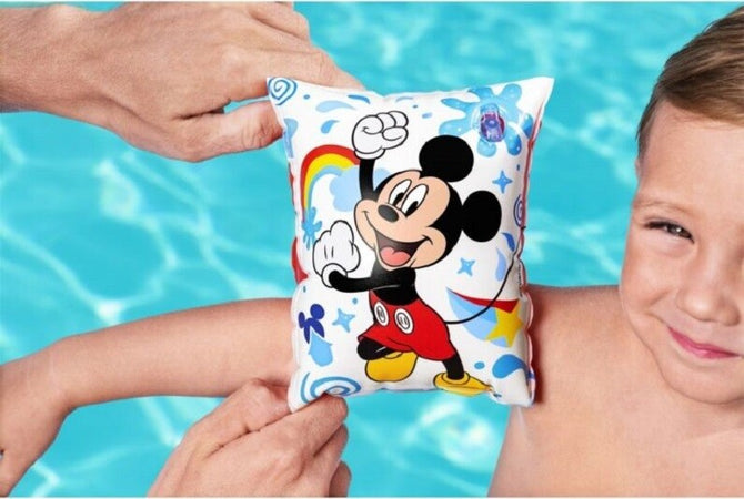Braccioli Topolino Mickey E Gli Amici Del Rally 23x15cm Bambini 3-6 Anni 91002 Giochi e giocattoli/Sport e giochi all'aperto/Giochi aquatici e piscine per bambini/Canotti e gonfiabili galleggianti Trade Shop italia - Napoli, Commerciovirtuoso.it