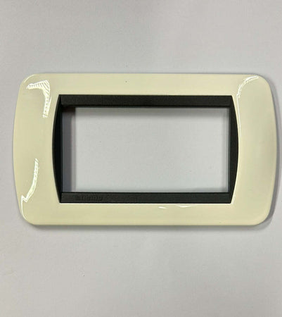 BTICINO---PLACCA-4-MODULI-COLORE-BIANCO-SOLID-L4804BA