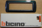 BTICINO---PLACCA-LIVING-7-MODULI-COLORE-BLU-METALLIC-L4807BT