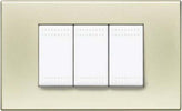 BTICINO-LIGHT---PLACCA-3-MODULI---COLORE-ARGENTO-LUCIDO-E-MATERIALE-TECNOPOLIMERO