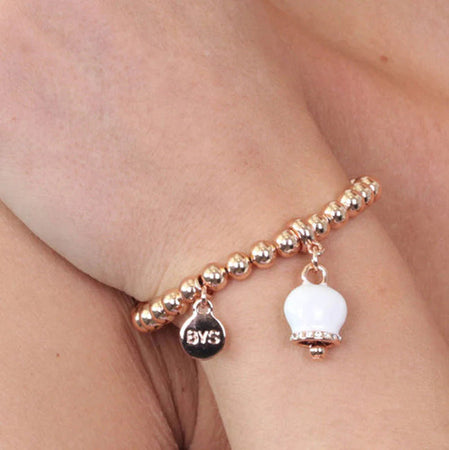 BySimon-----Bracciale-in-Metallo-maglia-a-sfere,-con-campanella-portafortuna-pendente,-impreziosita-da-smalto-bianco-e-cristalli