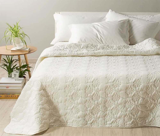 Caleffi Trapuntino Copriletto Trapuntato In Microfibra Tinta Unita Bell Letto Matrimoniale Con Trapuntatura A Ricamo 260x270 cm Casa e cucina/Tessili per la casa/Biancheria da letto/Coperte e trapunte/Trapunte La Bottega del Risparmio - Bari, Commerciovirtuoso.it