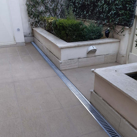 Canaletta-di-scolo-acqua-carrabile-in-PP-PE-con-griglia-zincata-125x50-Kit-3-pz