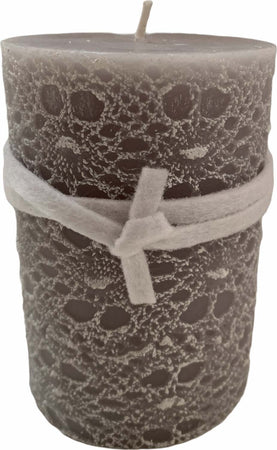 Candela cilindrica a cera effetto Ricamo decorazione natalizia h 10 cm Casa e cucina/Decorazioni per interni/Candele e portacandele/Candele/Candele a colonna MagiediNatale.it - Altamura, Commerciovirtuoso.it