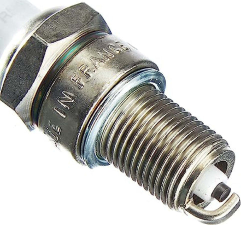 Candela di ricambio accensione motori per motoseghe e decespugliatori Fai da te/Attrezzi elettrici da giardinaggio/Utensili elettrici da giardino/Motoseghe La Zappa - Altamura, Commerciovirtuoso.it