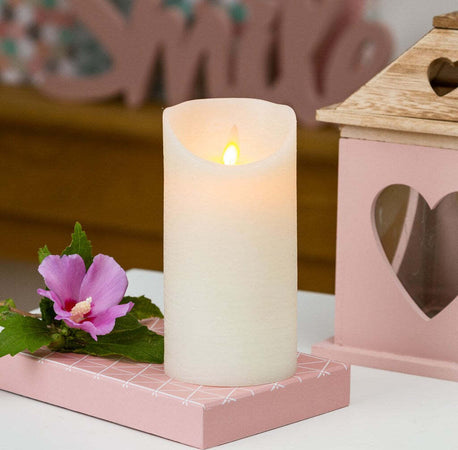 Candela in cera Bianca con luce a led effetto realistico h 15 cm