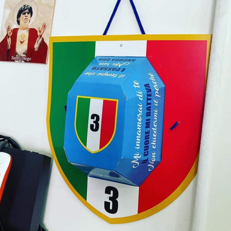 Cappello Celebrativo Festa Terzo Scudetto Napoli Kvaratskhelia Campioni D'italia Sport e tempo libero/Fan Shop/Calcio/Abbigliamento/Cappelli e berretti Trade Shop italia - Napoli, Commerciovirtuoso.it