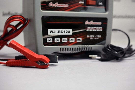 CARICABATTERIE BATTERIA PER AUTO O MOTO CON VOLTAGGIO REGOLABILE DA 6V A 12V Auto e Moto/Attrezzi per veicoli/Attrezzi per batteria/Caricabatterie Trade Shop italia - Napoli, Commerciovirtuoso.it