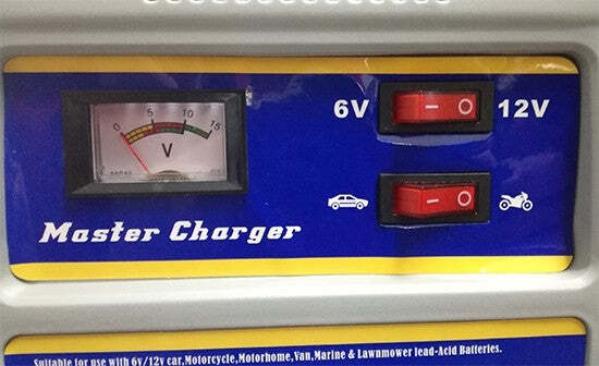 CARICABATTERIE BATTERIA PER AUTO O MOTO CON VOLTAGGIO REGOLABILE DA 6V A 12V Auto e Moto/Attrezzi per veicoli/Attrezzi per batteria/Caricabatterie Trade Shop italia - Napoli, Commerciovirtuoso.it