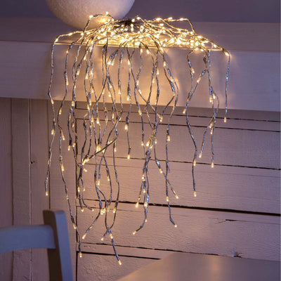 Cascata di luci con microled bianco caldo per esterno decorazione natalizie Casa e cucina/Decorazioni per interni/Addobbi e decorazioni per ricorrenze/Decorazioni natalizie/Luci natalizie/Catene luminose per interni MagiediNatale.it - Altamura, Commerciovirtuoso.it