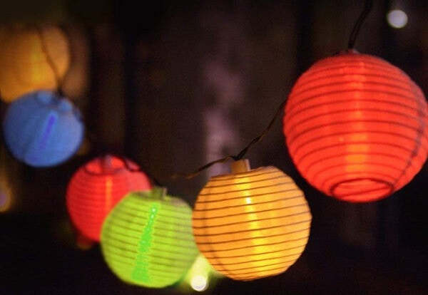 Catena Luminosa 10 Led A Forma Di Lanterne Sfere Illuminazione Giardino Addobbi Illuminazione/Illuminazione per interni/Illuminazione speciale/Catene luminose Trade Shop italia - Napoli, Commerciovirtuoso.it