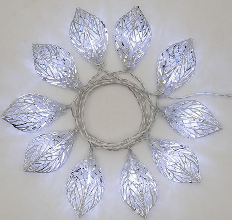 Catena luminosa decorato con foglie traforate a batteria per albero di Natale Casa e cucina/Decorazioni per interni/Addobbi e decorazioni per ricorrenze/Decorazioni natalizie/Luci natalizie/Catene luminose per interni MagiediNatale.it - Altamura, Commerciovirtuoso.it