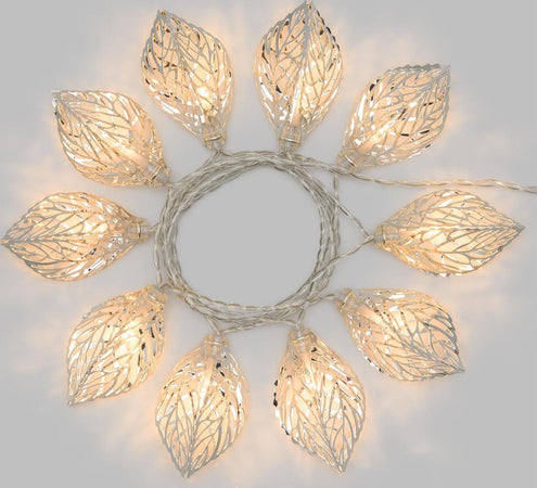 Catena luminosa decorato con foglie traforate a batteria per albero di Natale Casa e cucina/Decorazioni per interni/Addobbi e decorazioni per ricorrenze/Decorazioni natalizie/Luci natalizie/Catene luminose per interni MagiediNatale.it - Altamura, Commerciovirtuoso.it