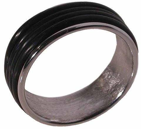 Caucciu' e argento 925/1000 in questo anello Uomo a fascia larga mm 8.0