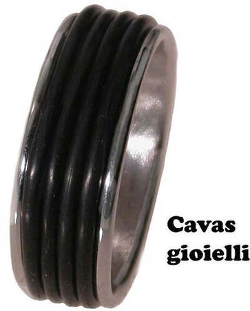 Caucciu' e argento 925/1000 in questo anello Uomo a fascia larga mm 8.0