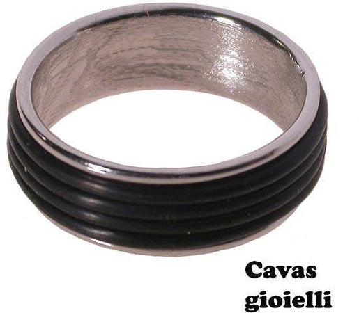 Caucciu' e argento 925/1000 in questo anello Uomo a fascia larga mm 8.0