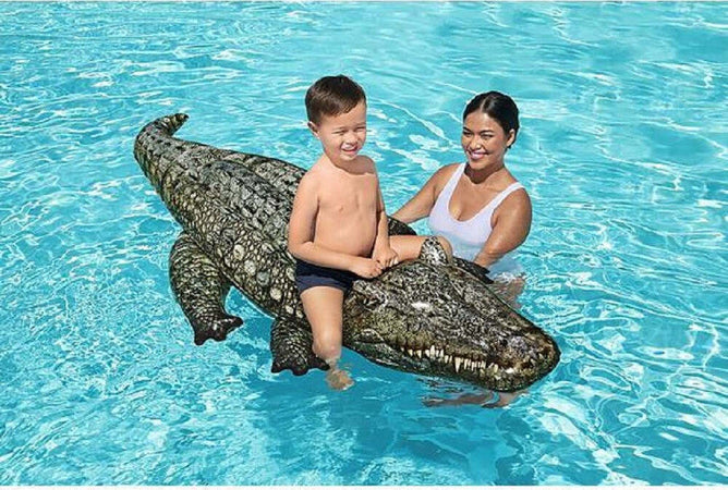 Cavalcabile Coccodrillo 193x94 Cm Galleggiante Gonfiabile Piscina Maniglia 41478 Giochi e giocattoli/Sport e giochi all'aperto/Giochi aquatici e piscine per bambini/Canotti e gonfiabili galleggianti Trade Shop italia - Napoli, Commerciovirtuoso.it