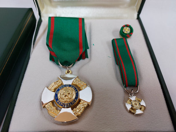 Cavaliere Ordine della Repubblica tutto l' occorrente