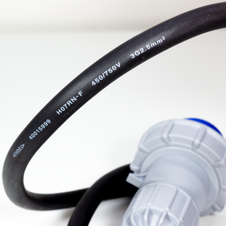 ADATTATORE INDUSTRIALE 3 PRESE 16A CON CAVO 2.2METRI - CAVO IN NEOPRENE 3G2.5 - PROTEZIONE IP67