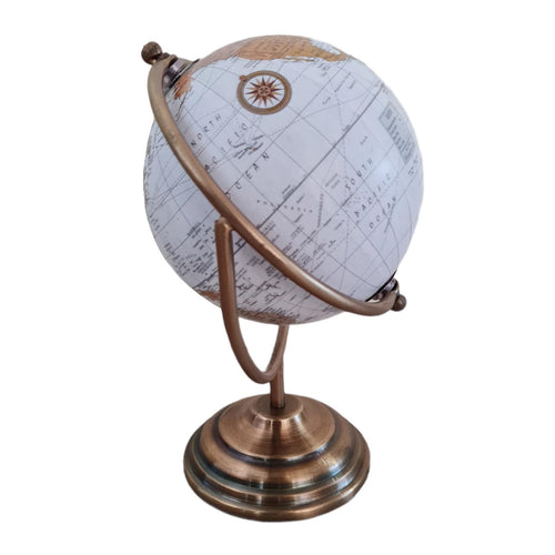 Mappamondo in ottone e legno girevole sull'asse decorazione per ambienti.