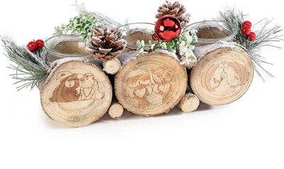 Centrotavola Natalizio Innevato C/3 Portacandele In Vetro Composto Da Tronchi Di Legno E Pigne Con Decorazioni Casa e cucina/Decorazioni per interni/Addobbi e decorazioni per ricorrenze/Decorazioni natalizie/Oggettistica Sogno Shop - Assisi, Commerciovirtuoso.it