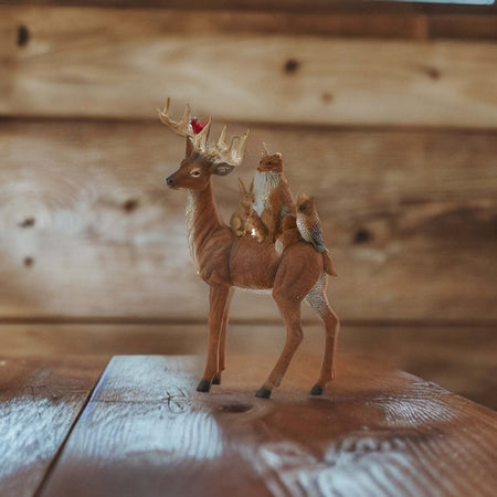Cervo con in groppa animali decorazione natalizia in poliresina h 25 cm Casa e cucina/Decorazioni per interni/Addobbi e decorazioni per ricorrenze/Decorazioni natalizie/Schiaccianoci MagiediNatale.it - Altamura, Commerciovirtuoso.it