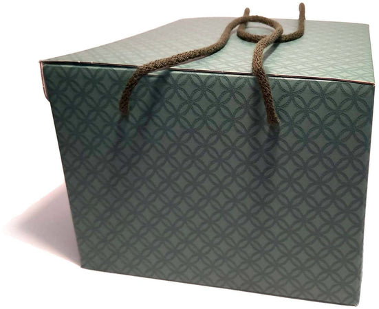 Cesto Natalizio prodotti Artigianali Tipici Calabresi Sweet Box Torroni, Sammartine, Amaretti, Crema di liquore e Passito Confezione idea regalo per il Natale Antonio Lizzi