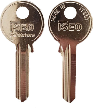 CHIAVE-OTTONE-NICHELATO-'020159'-lunghezza-24,3-mm---5-spine-Iseo