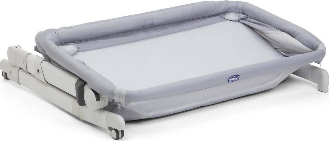 Chicco Culla Cosleeping Next2me Pop Up Con Materasso Pieghevole Fino A 9kg con borsa per il trasporto 88,5x56,5x66/81(h)cm Prima infanzia/Cameretta/Mobili cameretta/Lettini per neonati e bambini/Culle/Lettini da affiancare Sanitaria Gioia del Bimbo - Villa San Giovanni, Commerciovirtuoso.it