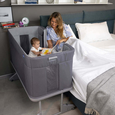 Chicco-Culla-Next2me-Forever-,-Slate-Grey,-Honey-Beige,-Culla-Neonato-Fianco-Letto,-Spondina-Apribile-Altezza-Regolabile,-vari-colori