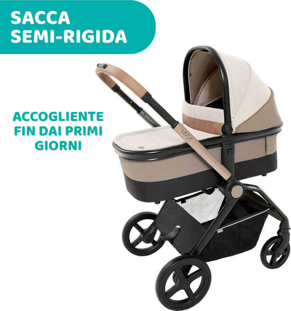 Chicco-Trio-Mysa-Con-Seggiolino-Auto-Kory-Is-Essential-Black-Con-Cushy-Hug-Con-Passeggino-Con-Navicella-Omaggio-Chicco-Stand-Lullaglide-e-BASE-PER-SEGGIOLINI-AUTO-FULL-360-I-SIZE,-Colore-Amber-Glow