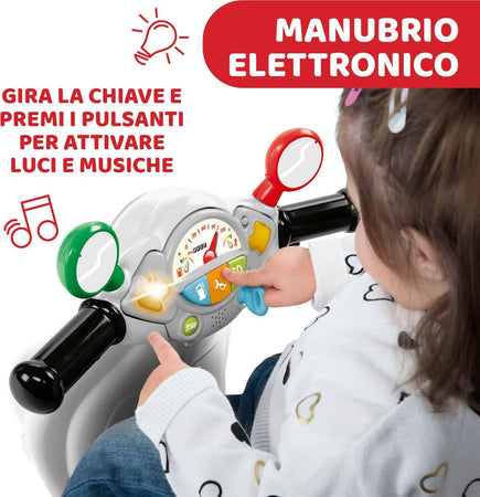 Chicco Vespa Primavera Cavalcabile Bambini Gioco Vespa Giocattolo Cavalcabile con Pannello Elettronico, Luci e Suoni, Ruote di Supporto Rimovibili Max 25 Kg - Giochi per Bambini 1-3 Anni Giochi e giocattoli/Sport e giochi all'aperto/Biciclette e tricicli/Ride-On Mondo Bimbo - Bagnara Calabra, Commerciovirtuoso.it