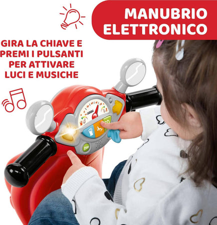 Chicco Vespa Primavera Cavalcabile Bambini Gioco Vespa Giocattolo Cavalcabile con Pannello Elettronico, Luci e Suoni, Ruote di Supporto Rimovibili Max 25 Kg - Giochi per Bambini 1-3 Anni Giochi e giocattoli/Sport e giochi all'aperto/Biciclette e tricicli/Ride-On Mondo Bimbo - Bagnara Calabra, Commerciovirtuoso.it